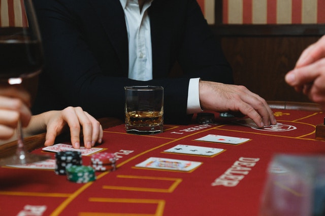 Things to Consider Before Choosing and Playing an Online Casino Game - Fair mount Grille